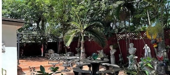 2PPL/Top Location/Parking/10 min Airport #3