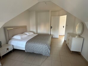 4 dormitorios, tabla de planchar con plancha, wifi y ropa de cama