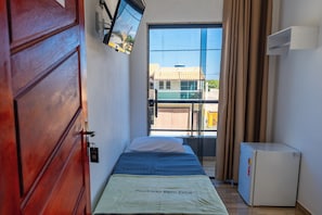 Twin Room, Patio