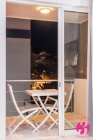 Suite superior, balcón, vistas al patio | Terraza o patio