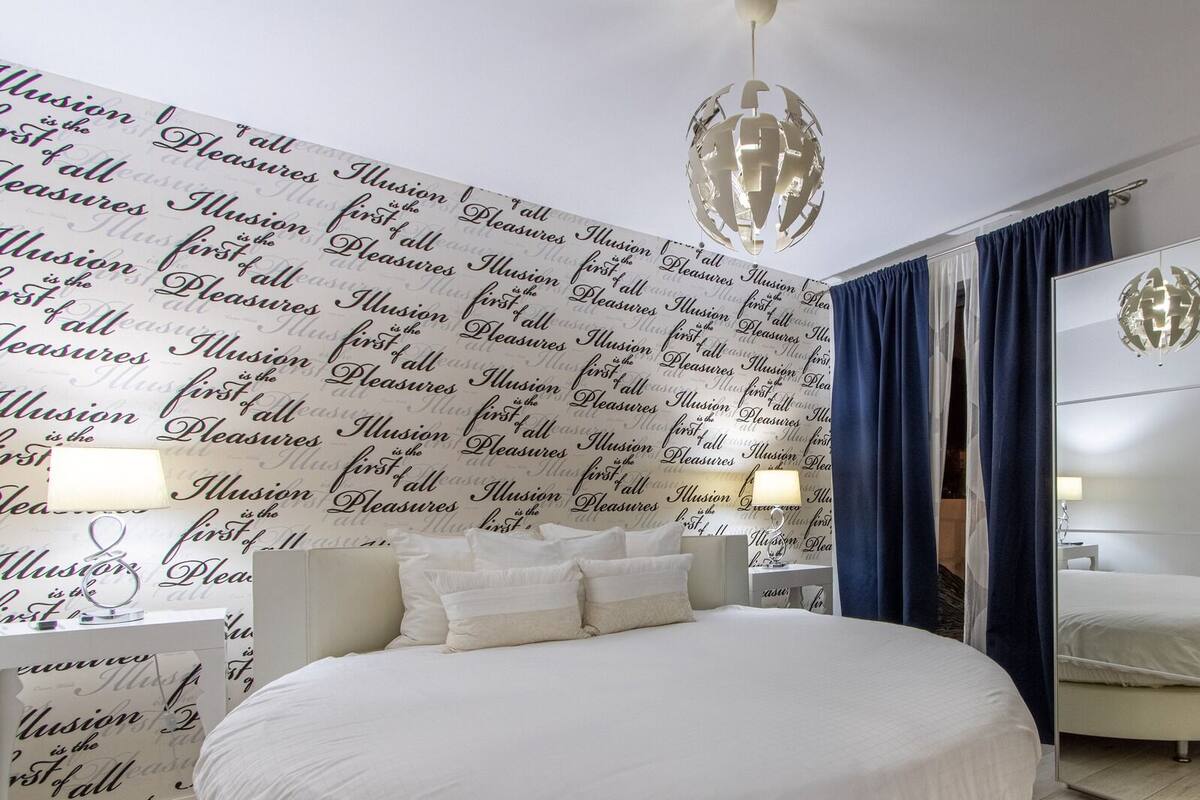 Presidential Suite, Balcony, City View | In-room safe, desk, blackout curtains, iron/ironing board (on request)