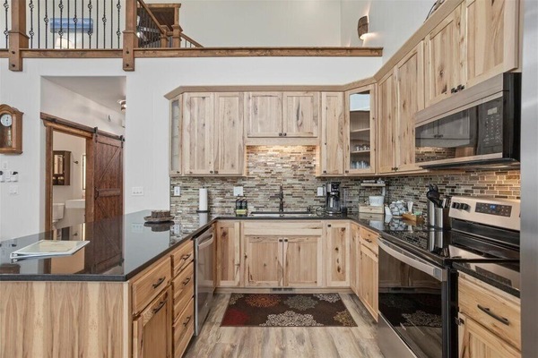 Frigorífic, microones, forn i placa de cuina