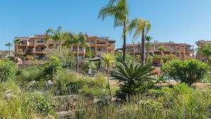 Exterior - Charming 2BR with Beautiful Sea Views (Benahavís)