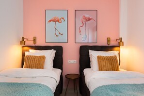 2 slaapkamers, een strijkplank/strijkijzer, gratis wifi, beddengoed