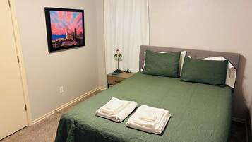 3 bedrooms, iron/ironing board, free WiFi, bed sheets