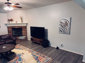 Smart TV, chimenea