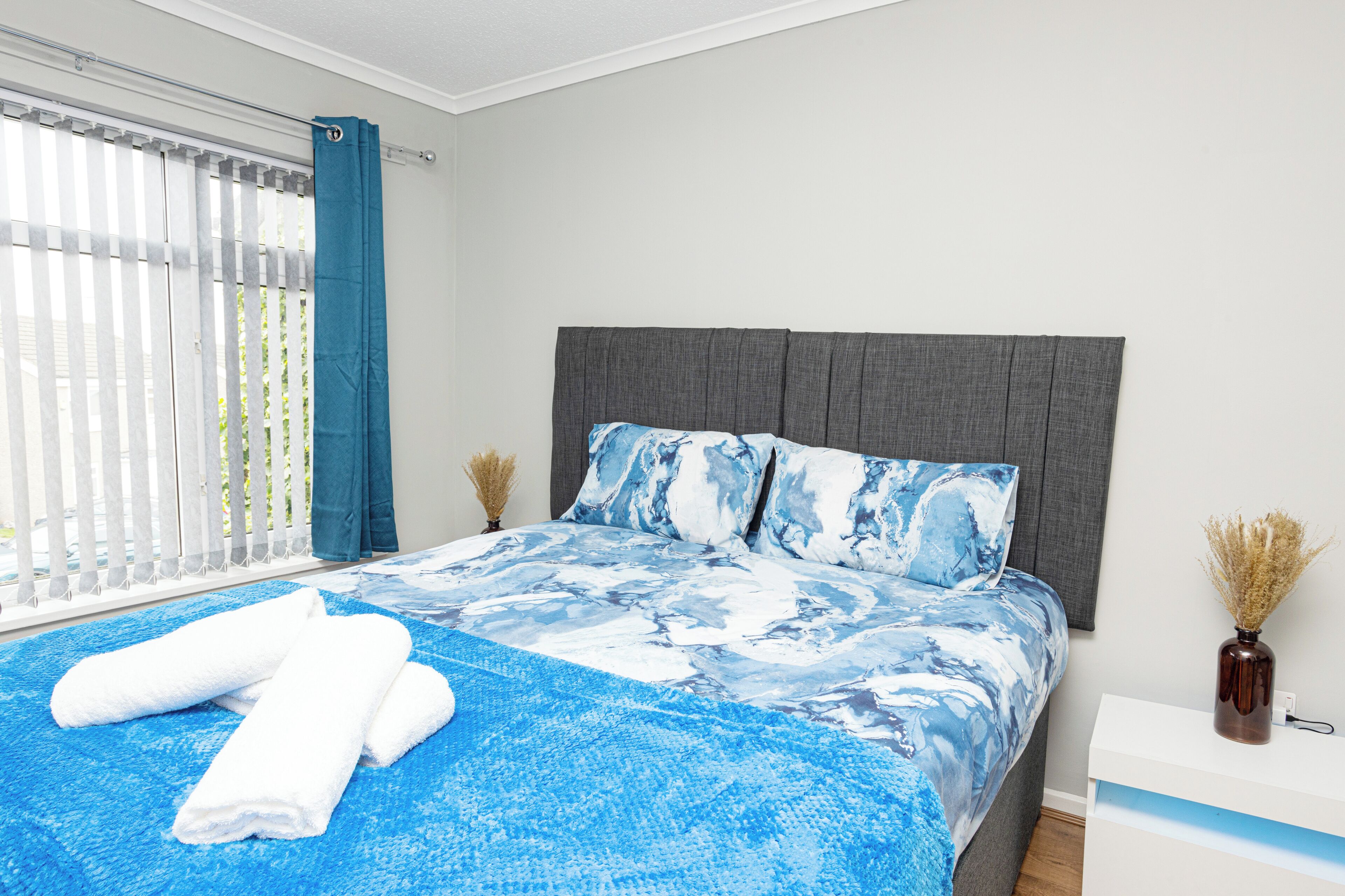 3 bedrooms, desk, iron/ironing board, travel cot