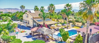 Cubo's Villa Las Palmeras Altas Family / private pool / air conditioning / children's area / free wifi