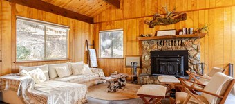 Cozy 2-bedroom cabin with sauna outside of Yosemite 