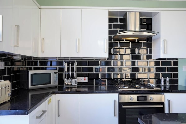 Fridge, microwave, oven, stovetop