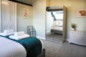 3 chambres, fer et planche à repasser, lit parapluie, Wi-Fi gratuit