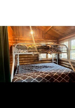 2 Schlafzimmer, Reisekinderbett, kostenloses WLAN, Bettwäsche