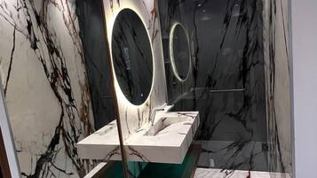 Buồng tắm vòi sen