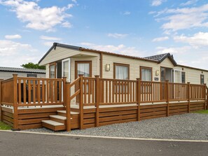 Exterior detail - Lodge 43 Bridlington Holiday Park - UK47517 (Carnaby, near Bridlington)