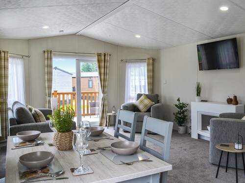 2 bedroom accommodation in Carnaby, near Bridlington