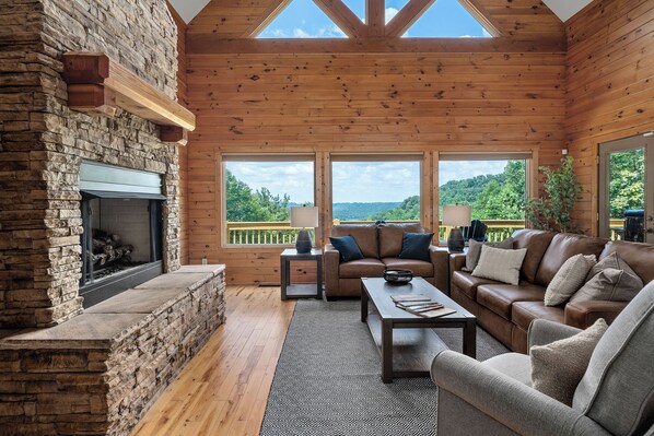 TV connectée, cheminée, baby-foot, espaces bureaux