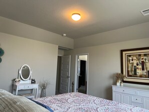 4 dormitorios, tabla de planchar con plancha, wifi y ropa de cama
