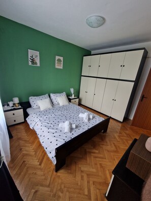 3 bedrooms, WiFi, bed sheets - Apartman The View
(Vidovac Cesaricki)