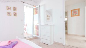 Unclassified image, 2 of 27, button - Apartments Lili Two Bedroom Apartment Sea View 3 (Podgora)