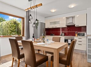 Kühlschrank, Mikrowelle, Ofen, Geschirrspüler