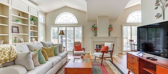 Escondido Townhome w/ Gas Grill + Golf Acess!