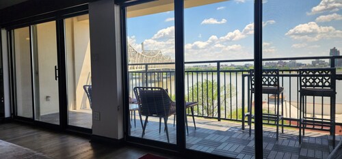 Lux Riverfront Studio Louisville/jeffersonville