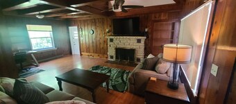 Gorgeous 4-bedroom house in Middlesboro KY with WiFi, AC. Minutes from LMU
