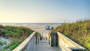 House (6 Bedrooms) | Interior