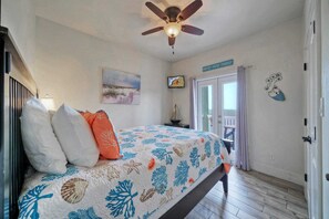 Interior - Beach Boardwalk, Pool Access & Ocean Views Coral Reef by Avantstay (Port Aransas)