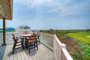 House (6 Bedrooms) | Front of property - Coral Reef by Avantstay Beach Boardwalk, Pool (Port Aransas)