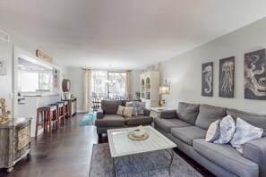 Een televisie en een dvd-speler