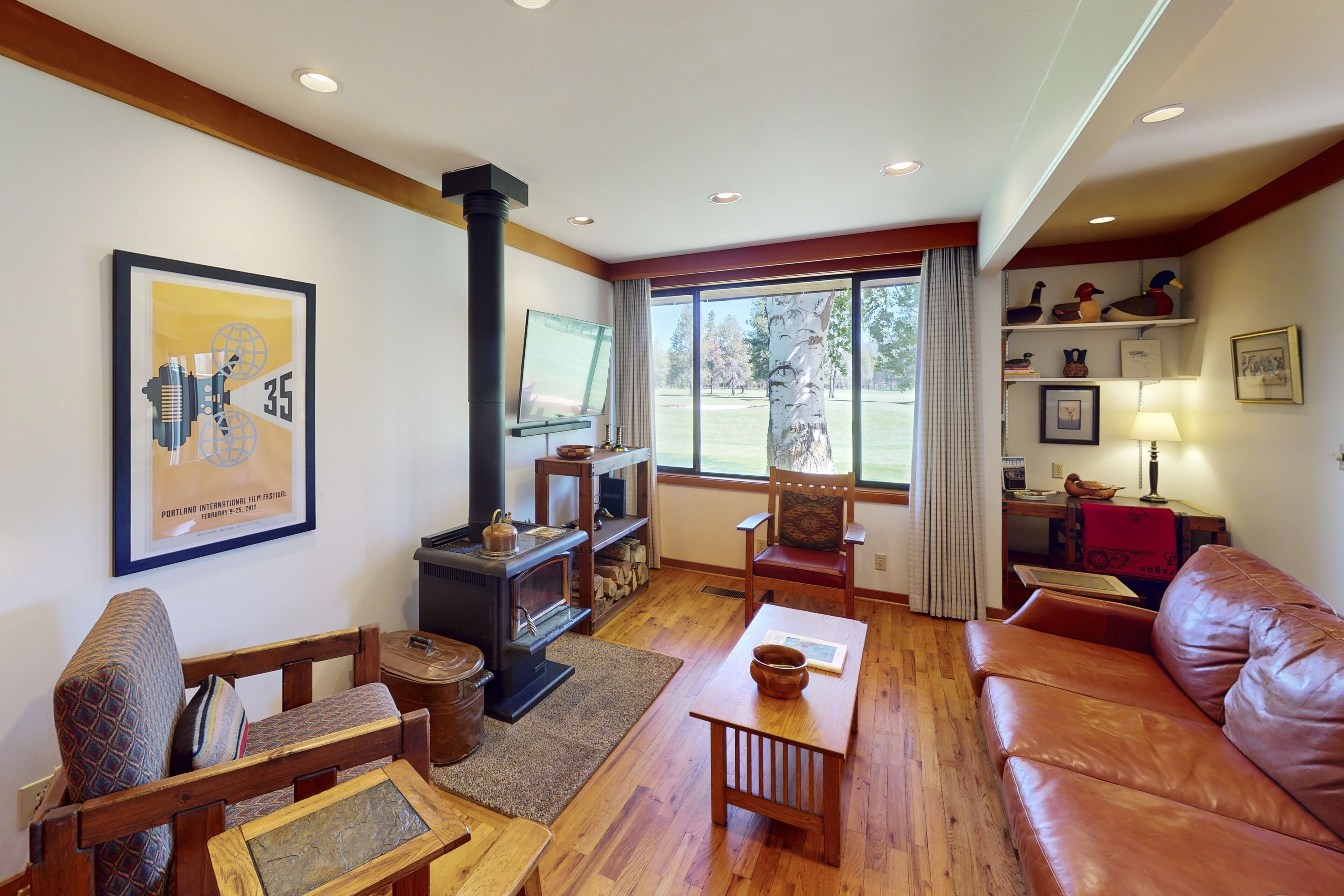 Fairway Haven at Black Butte Ranch: Luxury Outdoors with golf course view