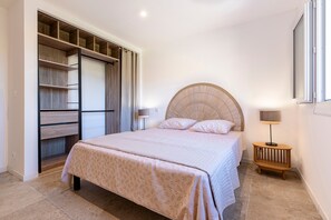 1 chambre, fer et planche à repasser, accès au Wi-Fi (inclus)