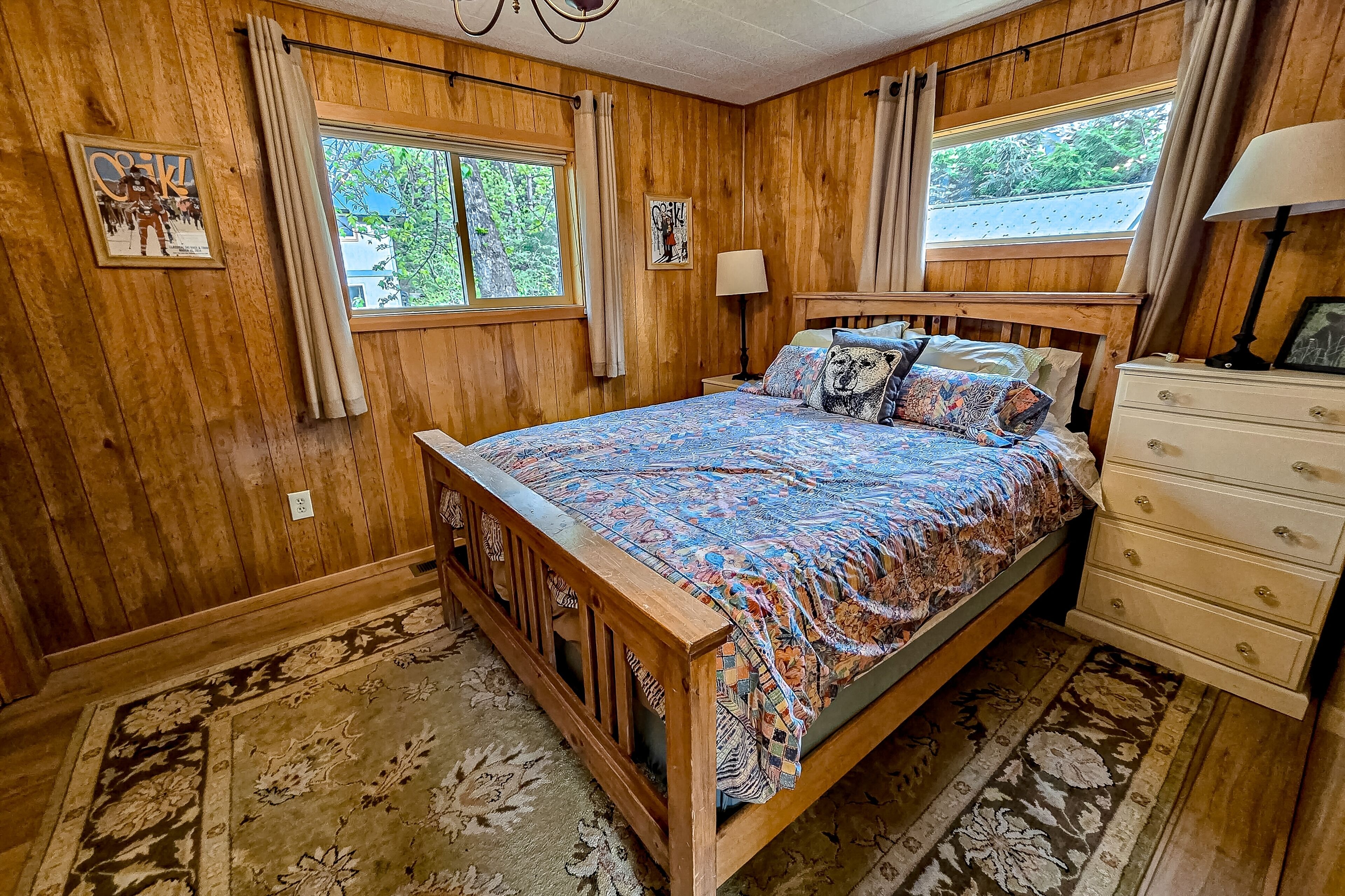 2 bedrooms, internet, bed sheets