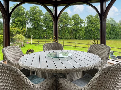 5 bedroom accommodation in Rushton Spencer, near Leek