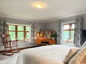 5 dormitoris, wifi gratuïta i roba de llit 