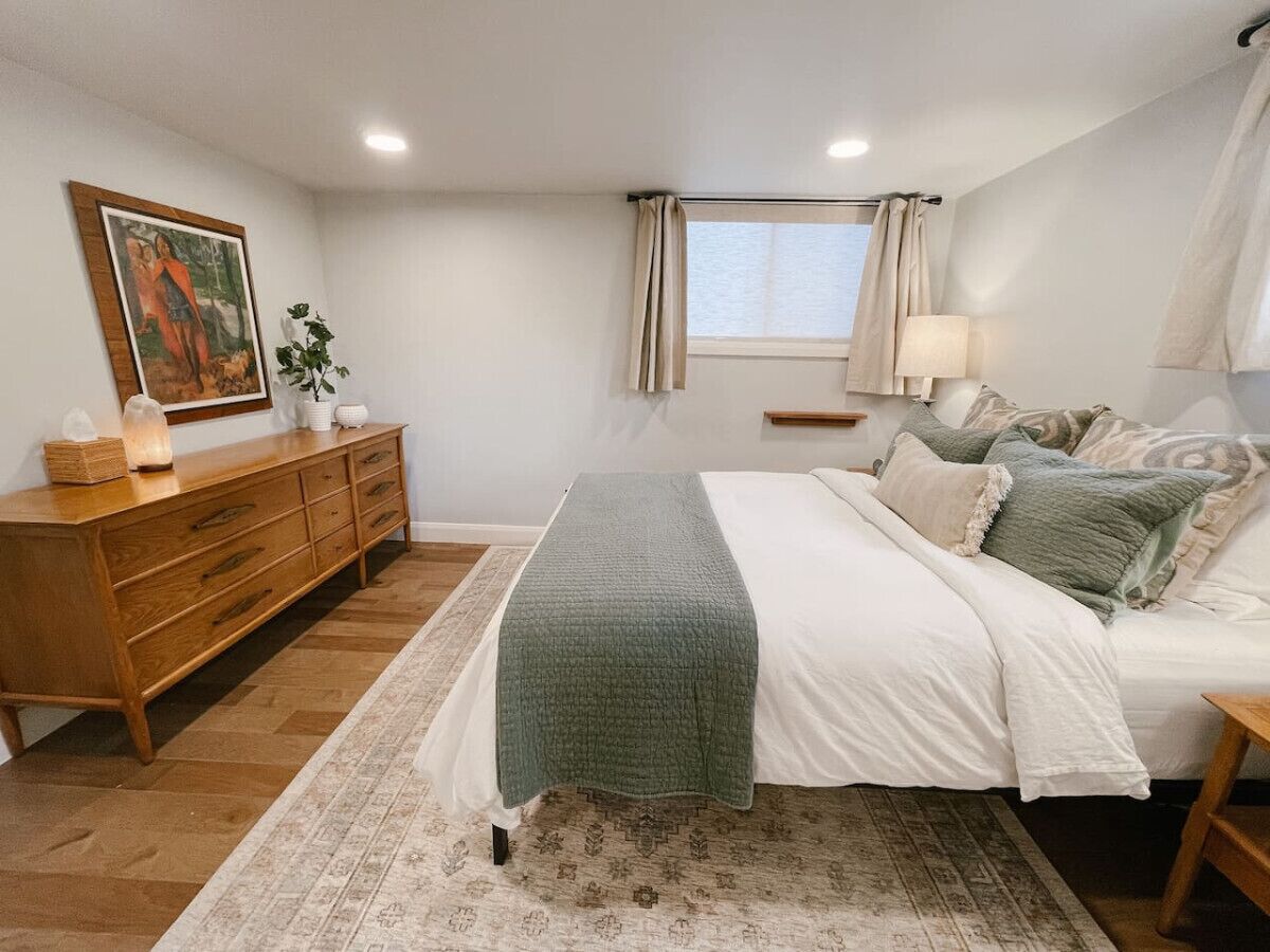 1 Schlafzimmer, Schreibtisch, Bügeleisen/Bügelbrett, Reisekinderbett