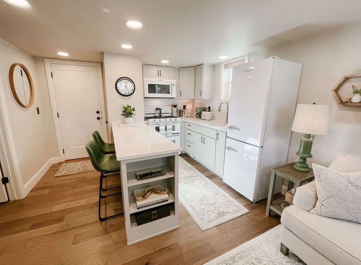 冰箱、微波炉、  烤箱、炉灶