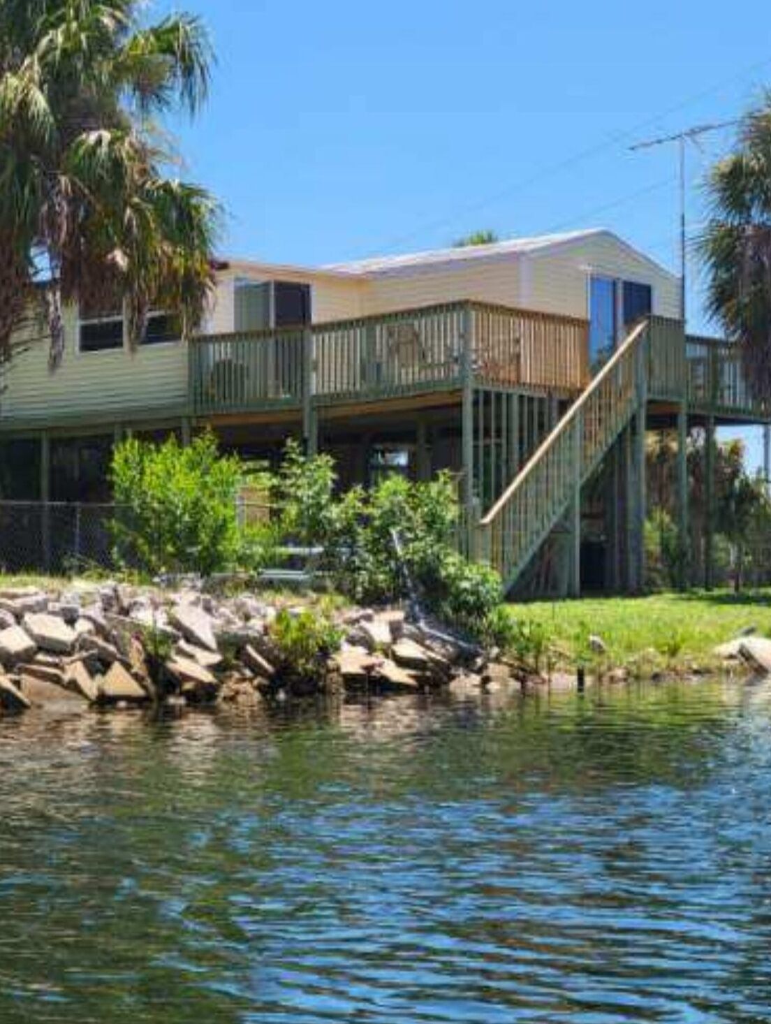 Brand new listing! Seahorse Cove: Canal-Front Retreat in Hudson, Florida….. 