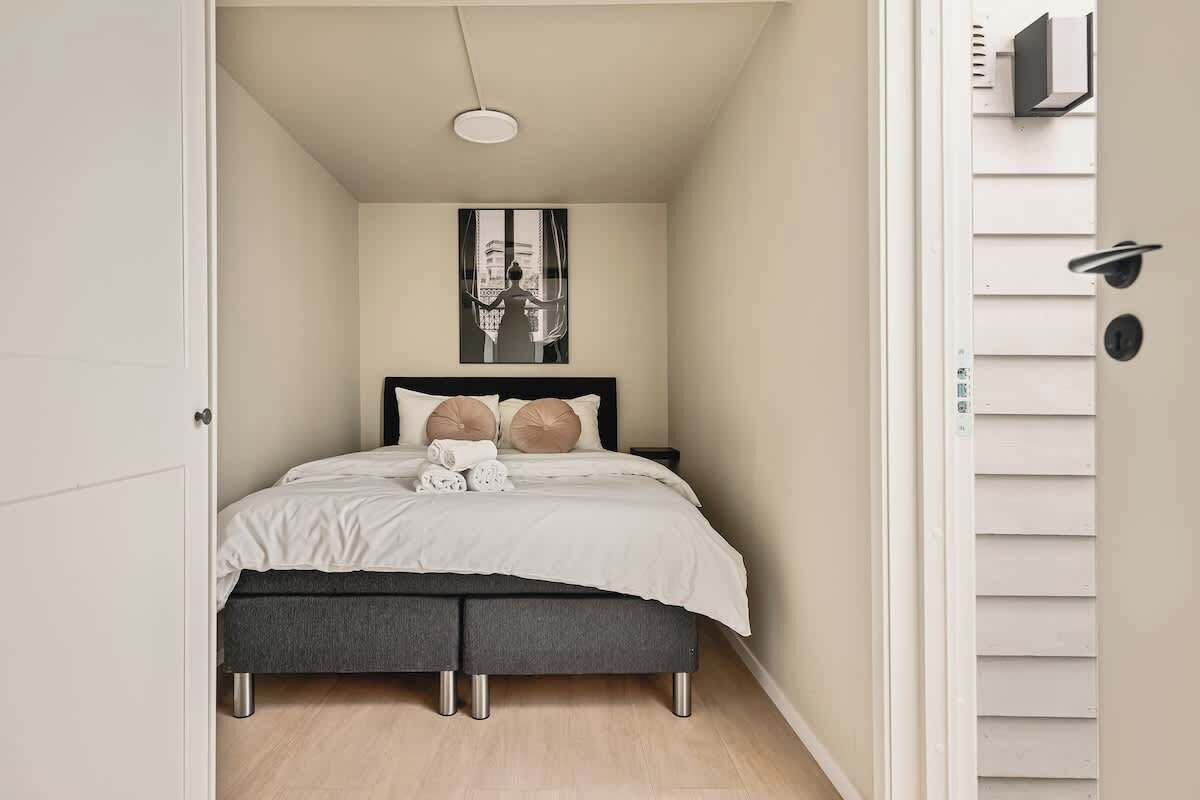 3 soverom, strykejern/-brett, wi-fi og sengetøy