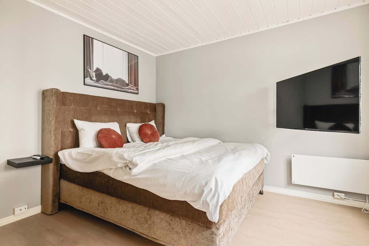 3 habitaciones, tabla de planchar con plancha, wifi y ropa de cama 