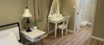 Exceptionally Close to the Falls  Amazing Location near Falls & Fallsview Casino