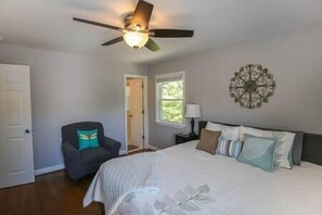 4 عدّة غرف نوم ومكواة/لوح كي وسرير سفر وواي فاي مجانًا