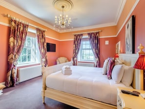 6 bedrooms, free WiFi, bed sheets