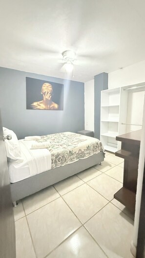 2 soverom, strykejern/-brett og wi-fi (inkludert)