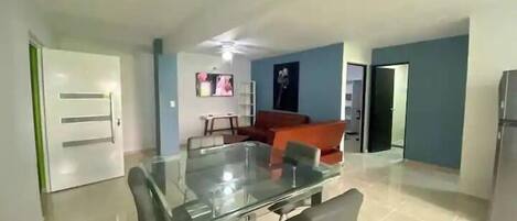 Apartment, Multiple Beds, Kitchen, Tower | Dining room