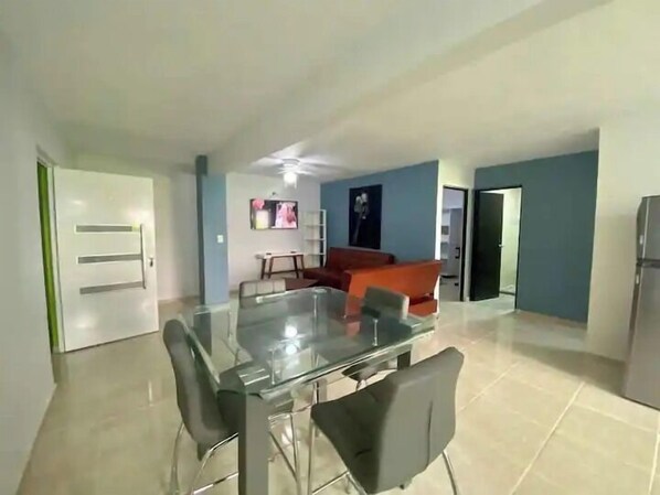 Apartment, Multiple Beds, Kitchen, Tower | Dining room - Lomas Altas Tonala Céntrico 5 (Tonalá)