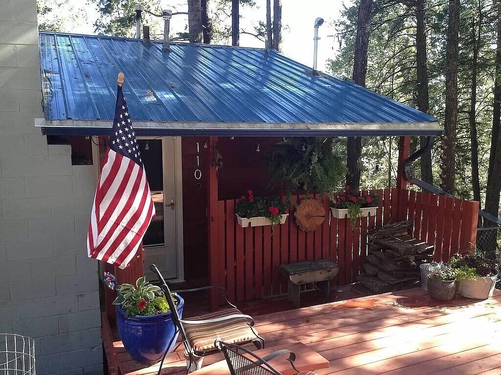 Relaxing getaway in town with Hot Tub and Sauna! In the Village of CLOUDCROFT!
