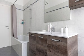 Apartment | Bathroom amenities