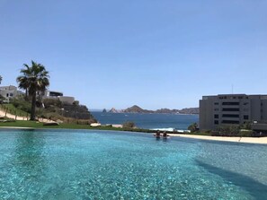 Pool - Million dollar view! Luxury 1Bdr (Cabo San Lucas)